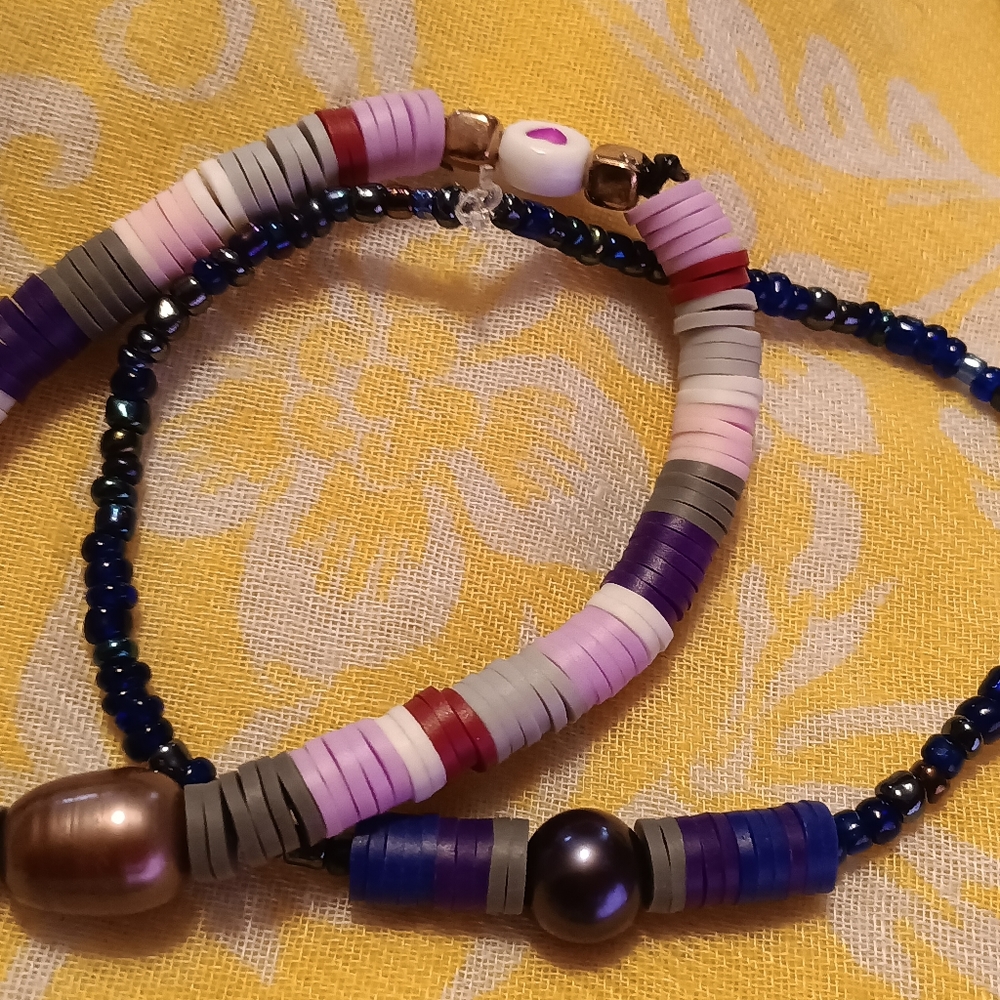 Set of 2 polyclay,natural pearl stretch bracelets